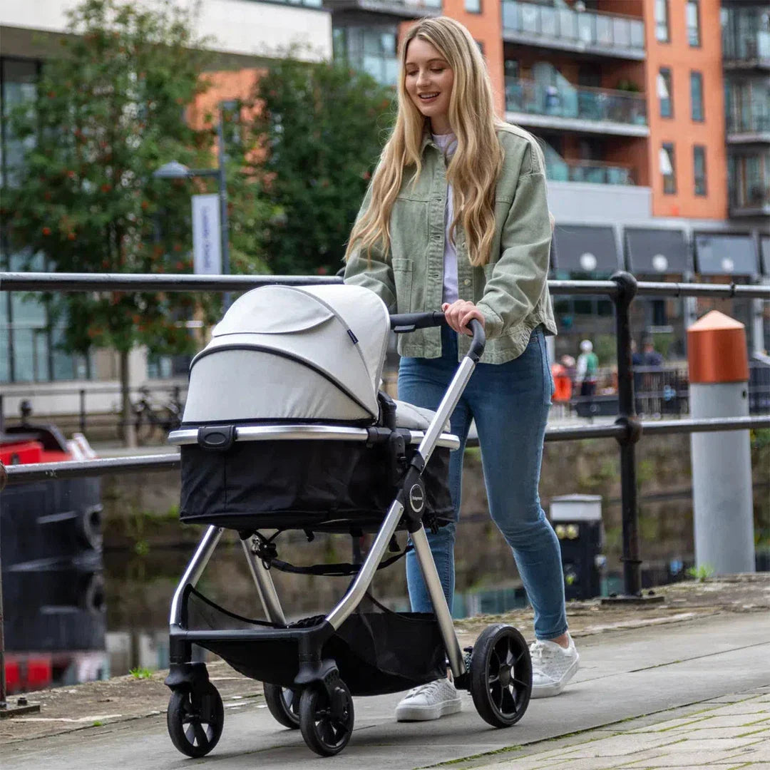 Babymore Mimi Travel System Coco i-Size Car Seat with Isofix Base - Silver